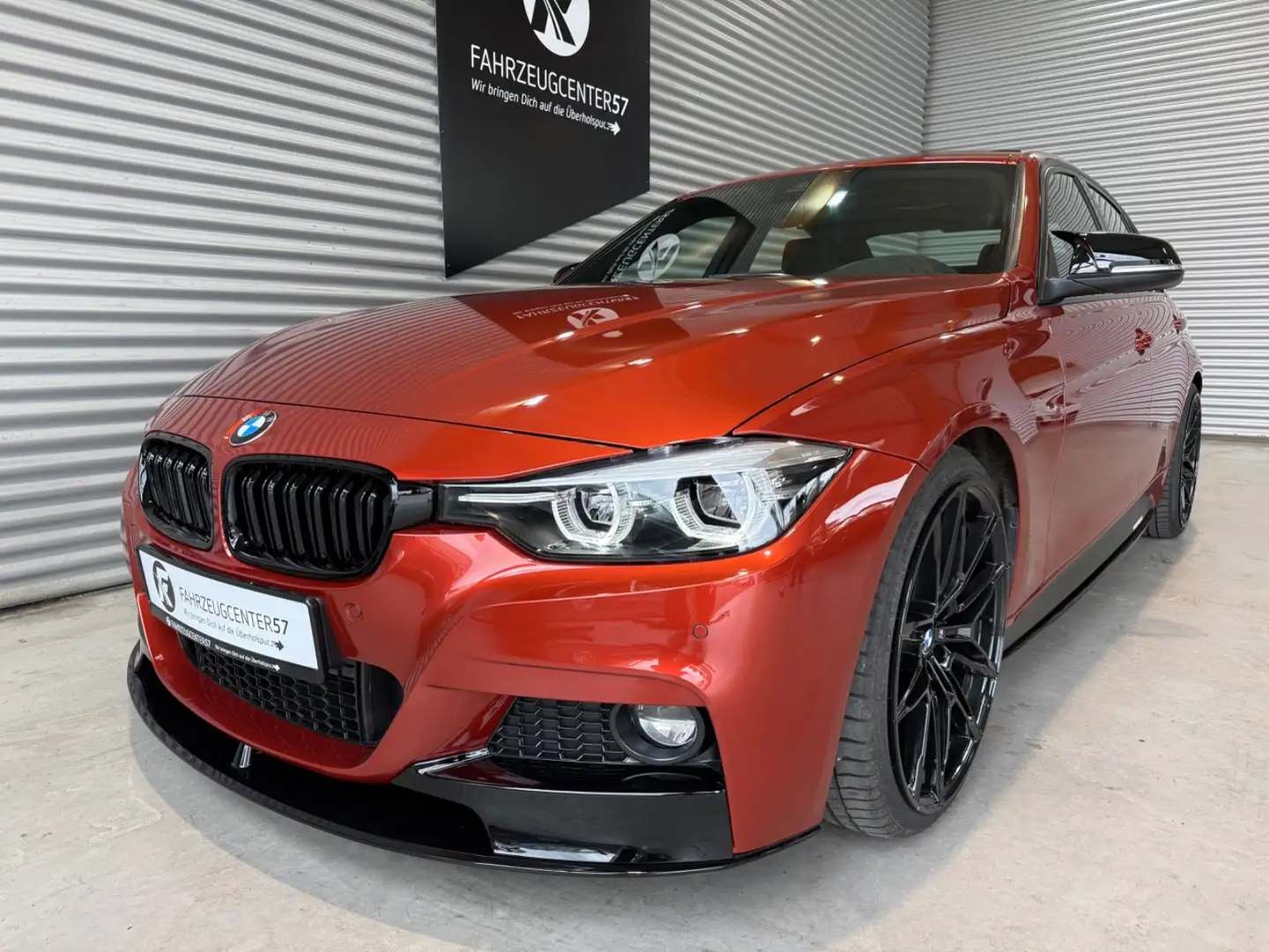 BMW 330 i xDrive/M-PAKET/LED/H&K/HUD/CARPLAY Orange - 2