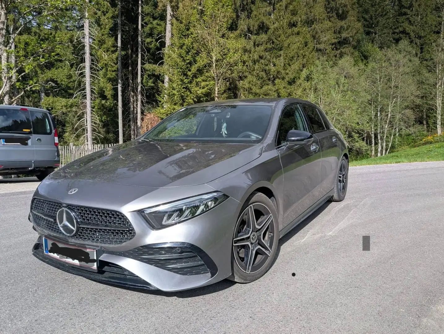 Mercedes-Benz A 180 AMG Line Premium Garantie Facelift Grau - 2