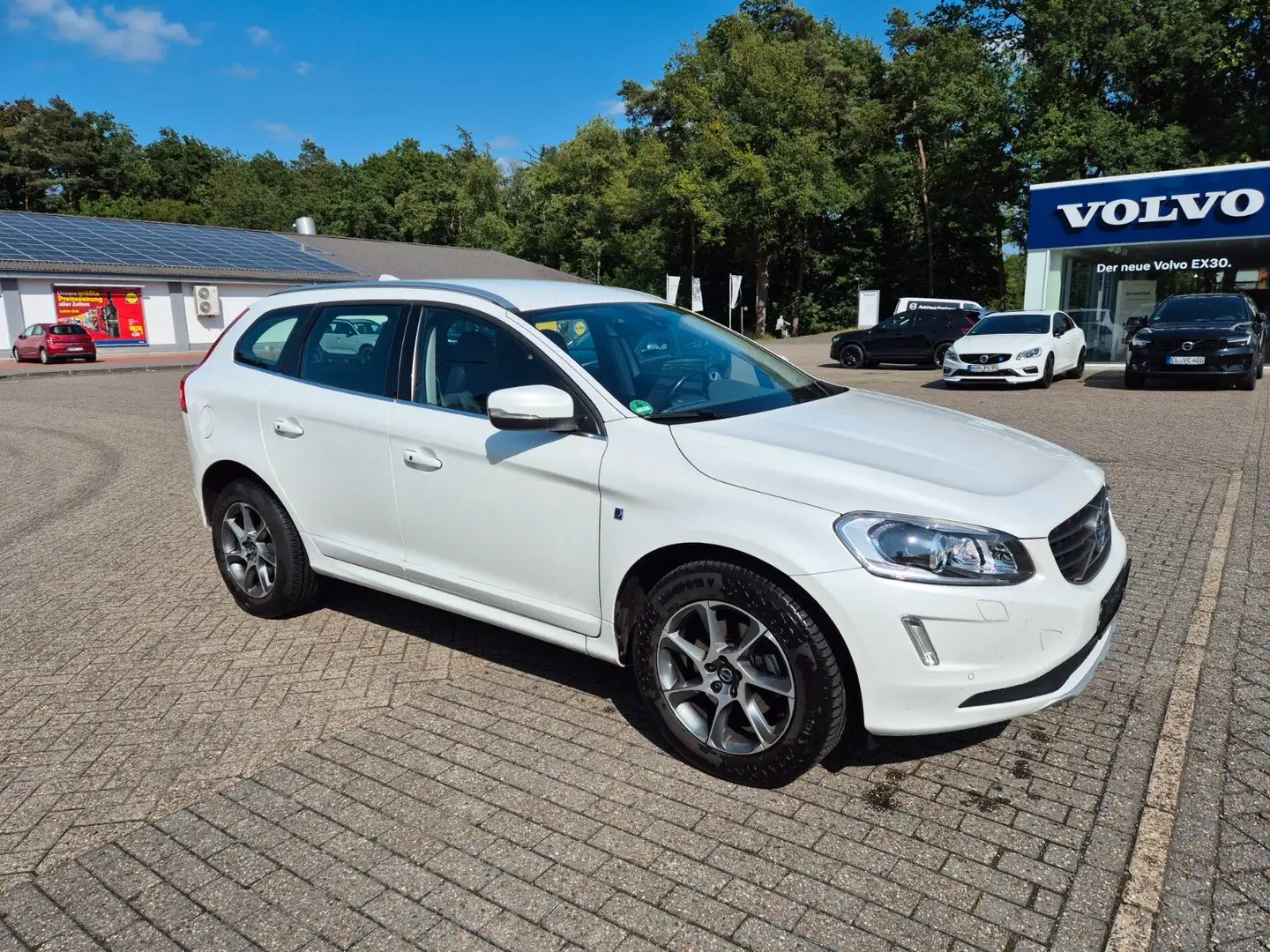 Volvo XC60 Ocean Race 2WD Weiß - 1