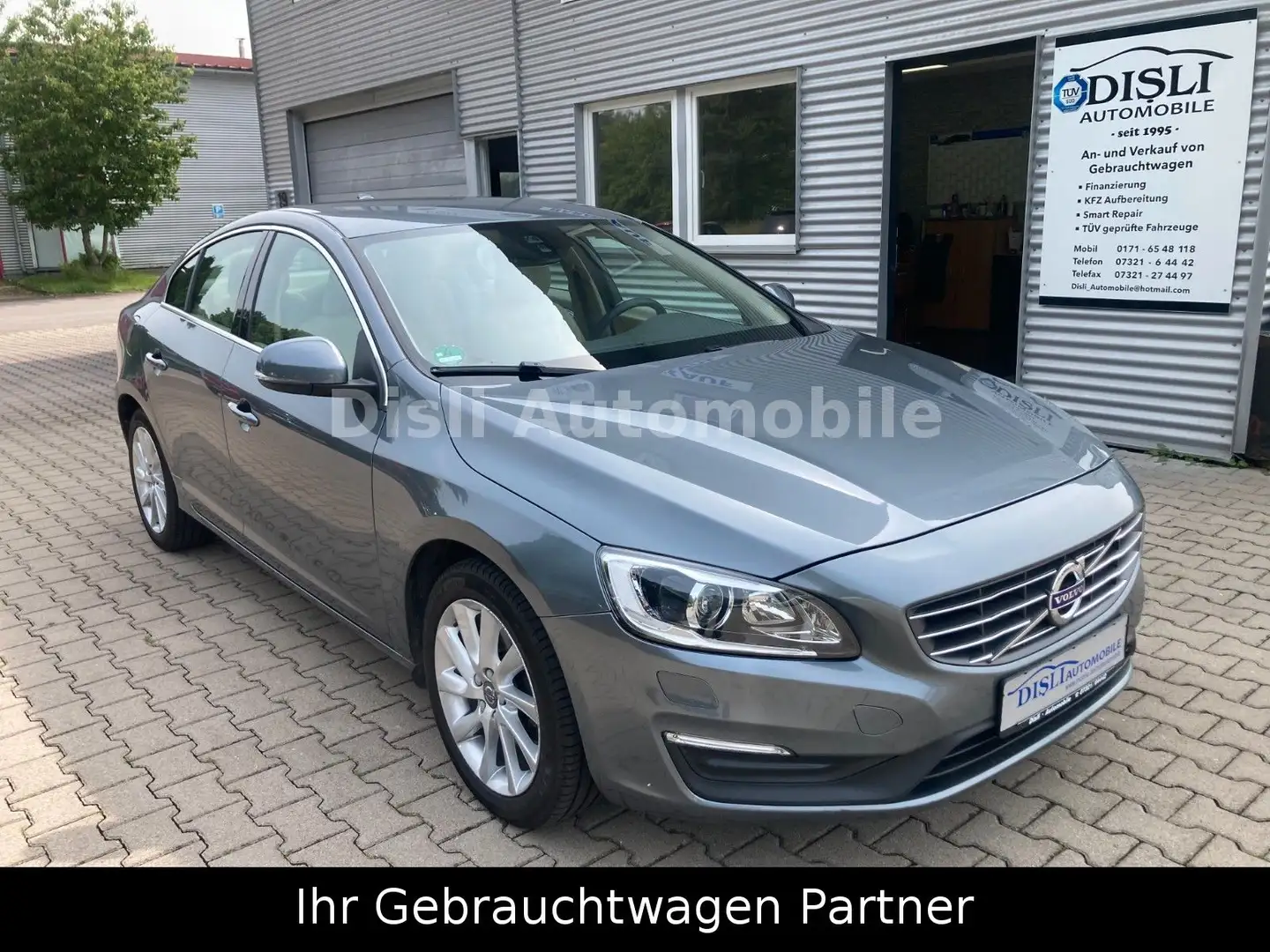 Volvo S60 Lim. Momentum,Klimaautomatik,Navi,Leder Grau - 1