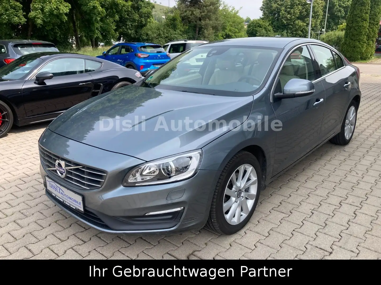 Volvo S60 Lim. Momentum,Klimaautomatik,Navi,Leder Grau - 2