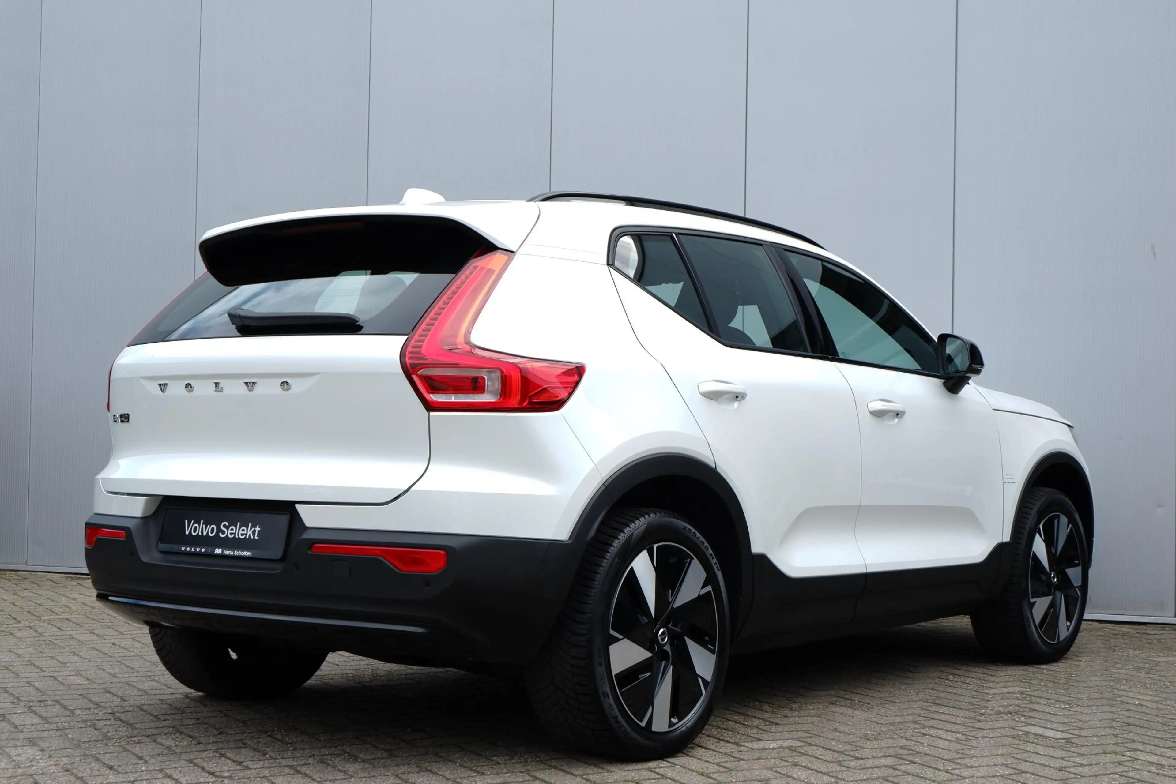 Volvo EX40 Single Motor Extended Range Plus 82 kWh | Trekhaak — photo 2