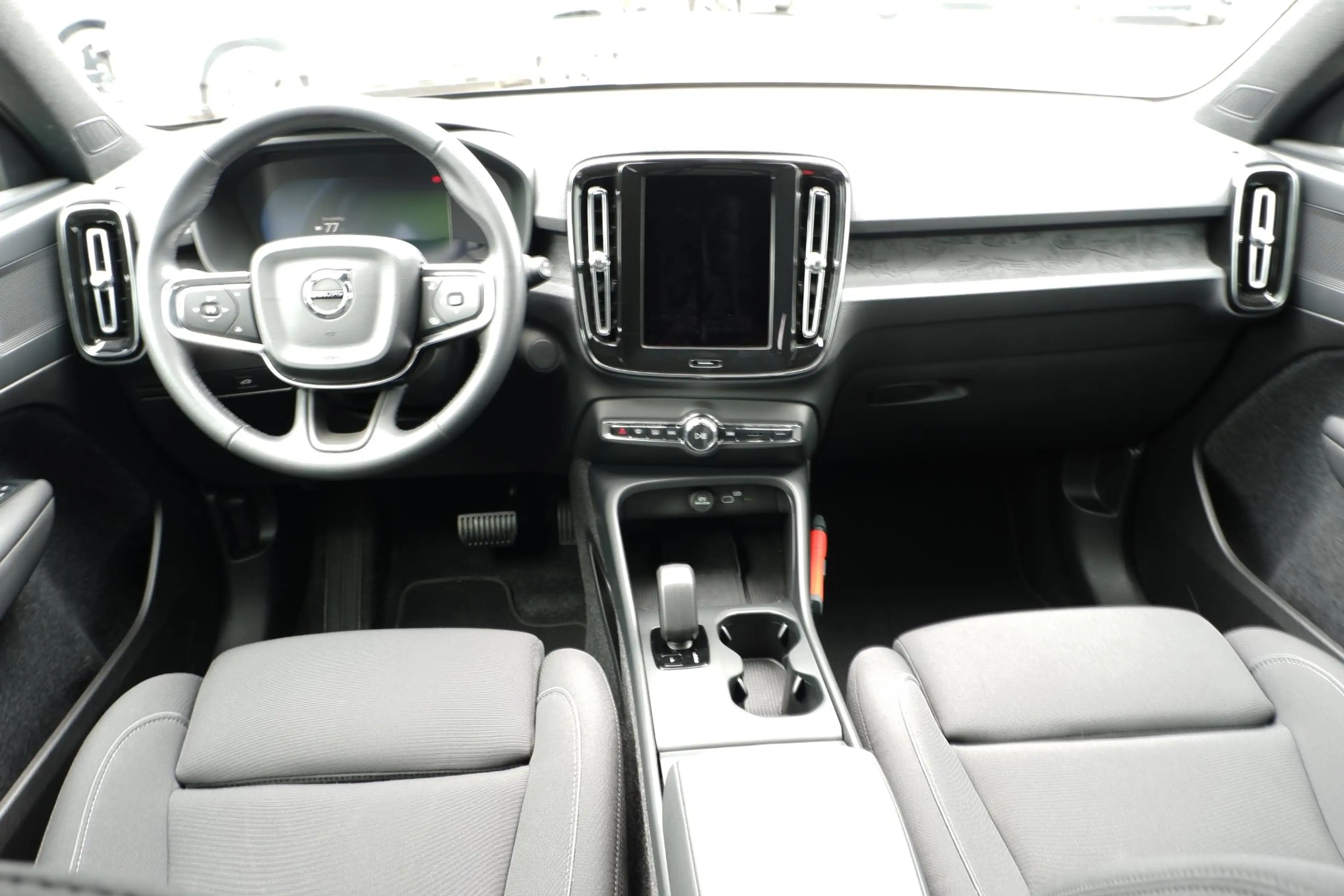 Volvo EX40 Single Motor Extended Range Plus 82 kWh | Trekhaak — photo 4