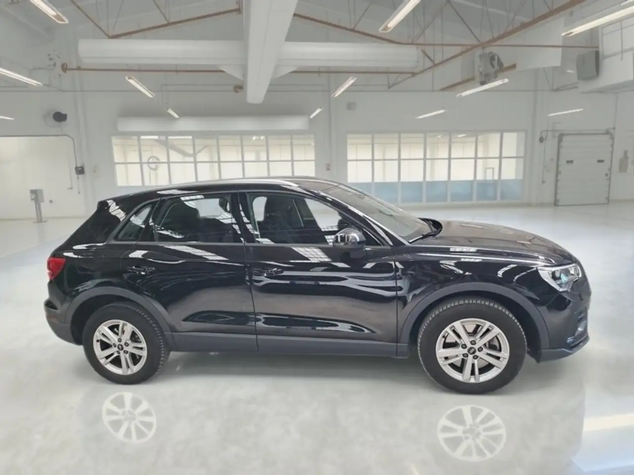 Audi Q3 45 TFSI E S TRONIC BUSINESS SUV, миниатюра 3