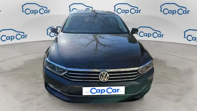 Volkswagen Passat view 5