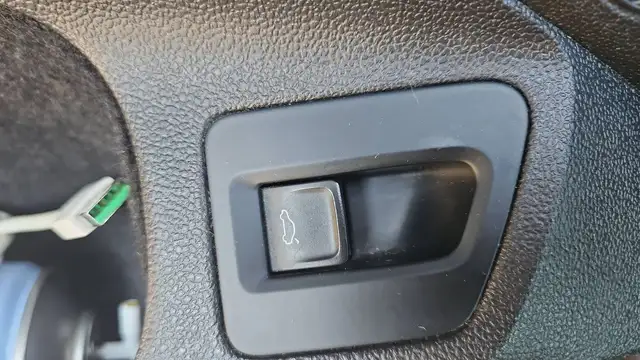 Volkswagen Passat view 26