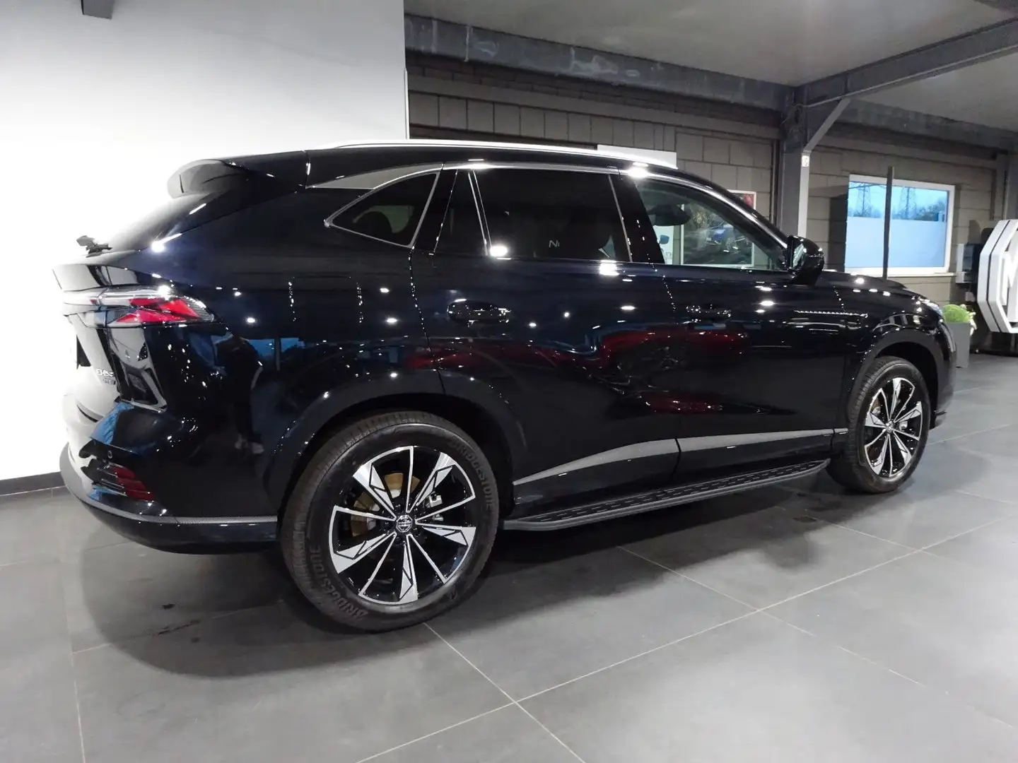 MG HS 1.5 T PHEV Luxury *Vorführfahrzeug* Schwarz - 2
