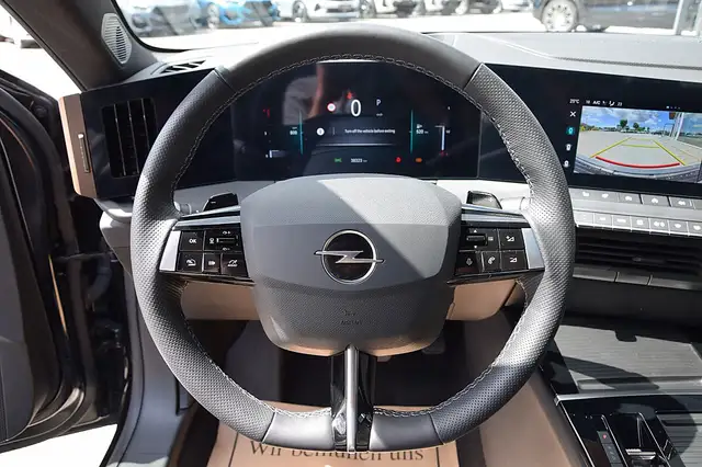 Opel Astra view 7