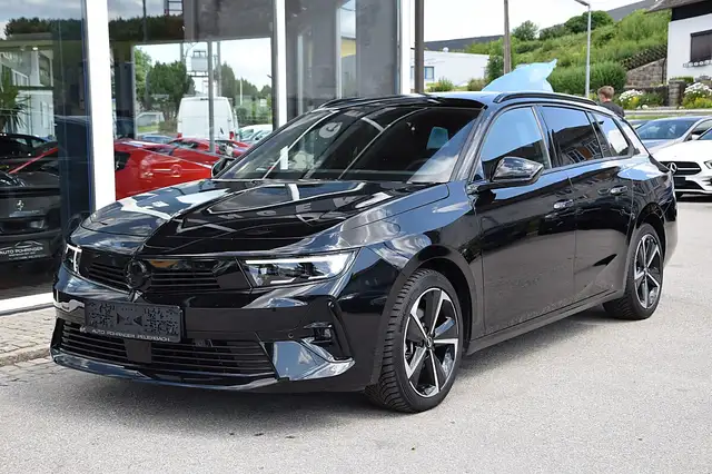 Opel Astra view 2