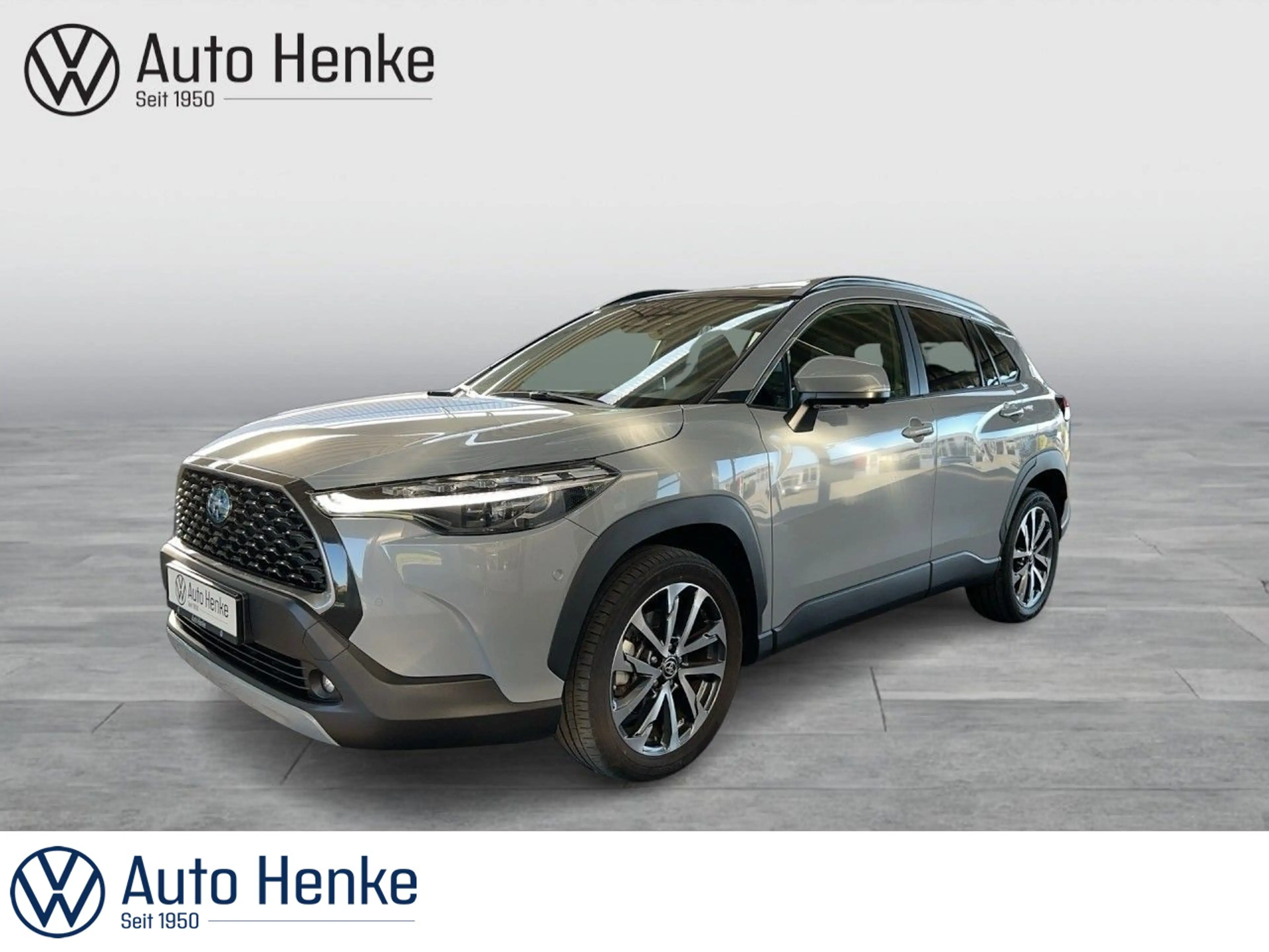 Toyota Corolla Cross 2.0 Hybrid PANORAMA + NAVI + BI LED SCHEINWERFER