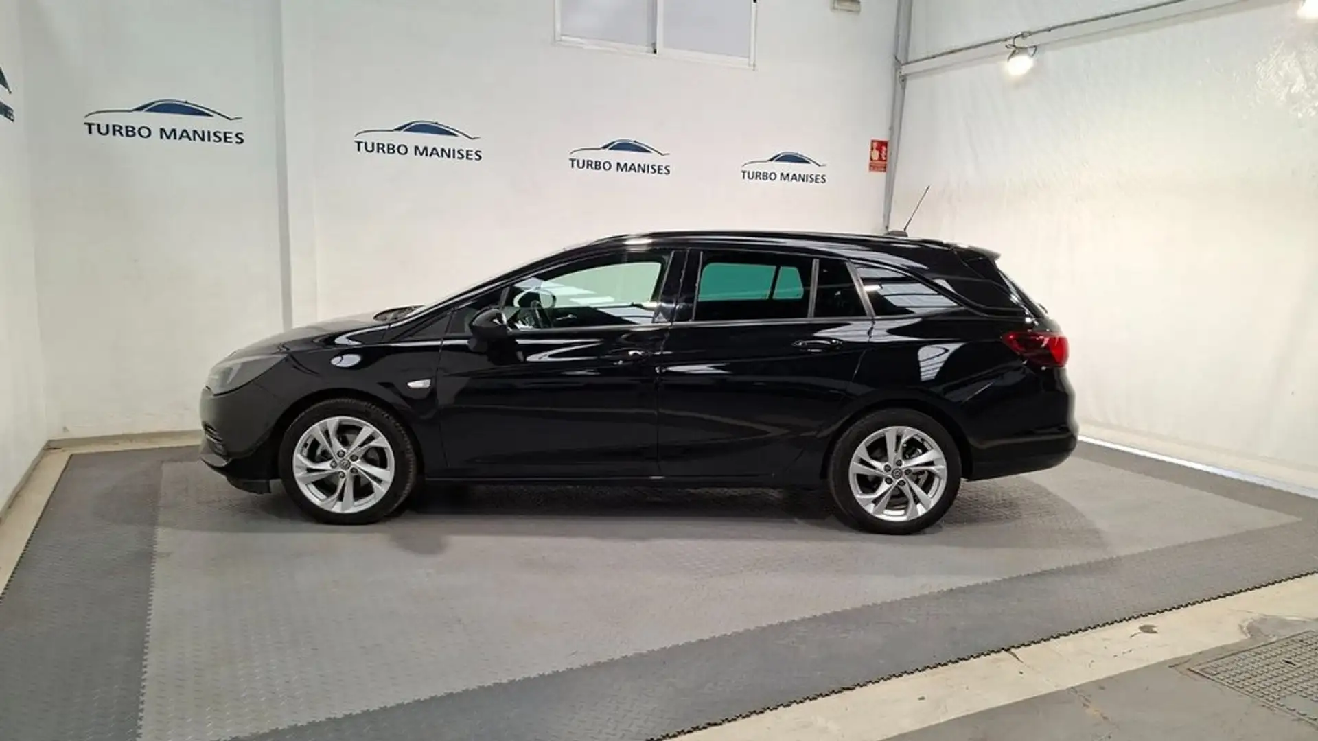 Opel Astra 1.4T SHT 107kW (145CV) Ultimate CVT ST Negro - 2
