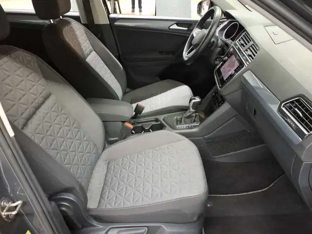 Volkswagen Tiguan view 8