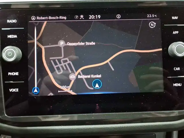 Volkswagen Tiguan view 12