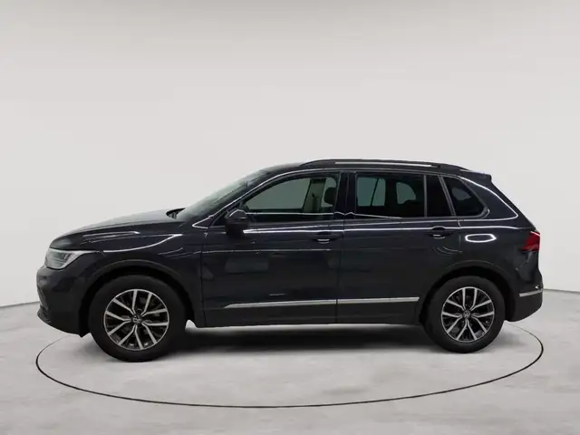 Volkswagen Tiguan view 6