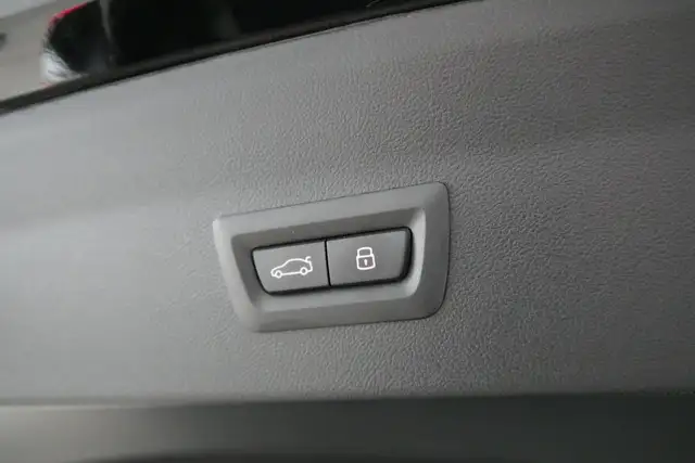 BMW X4 xDrive 20d *M-Paket/AHK/Memorysitz/ACC/Adapt. LED* Ansicht 30