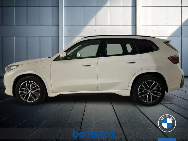 BMW X1 view 9