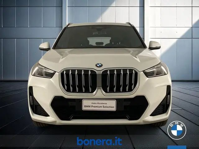 BMW X1 view 3