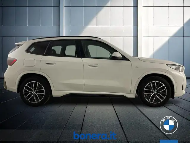BMW X1 view 5