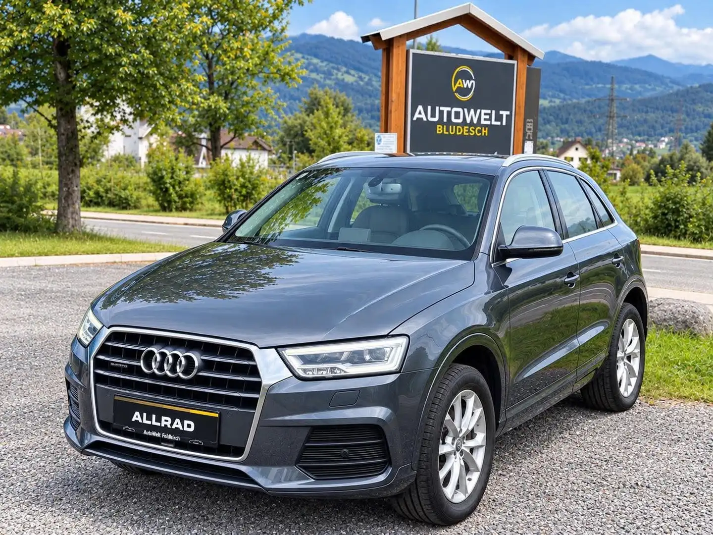 Audi Q3 Design Quattro ALLRAD S-TRONIC *NAVI *RFK *1. HAND Grau - 1