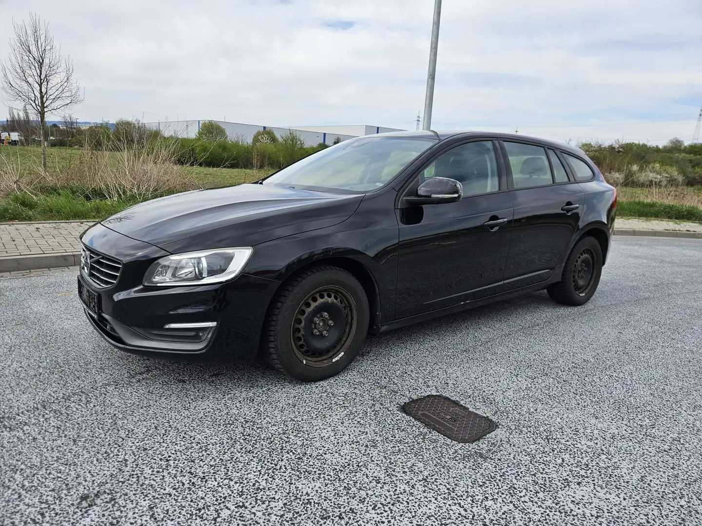 Volvo V60 Business Edition RFK* TPM* PDC* KLIMA* Schwarz - 1
