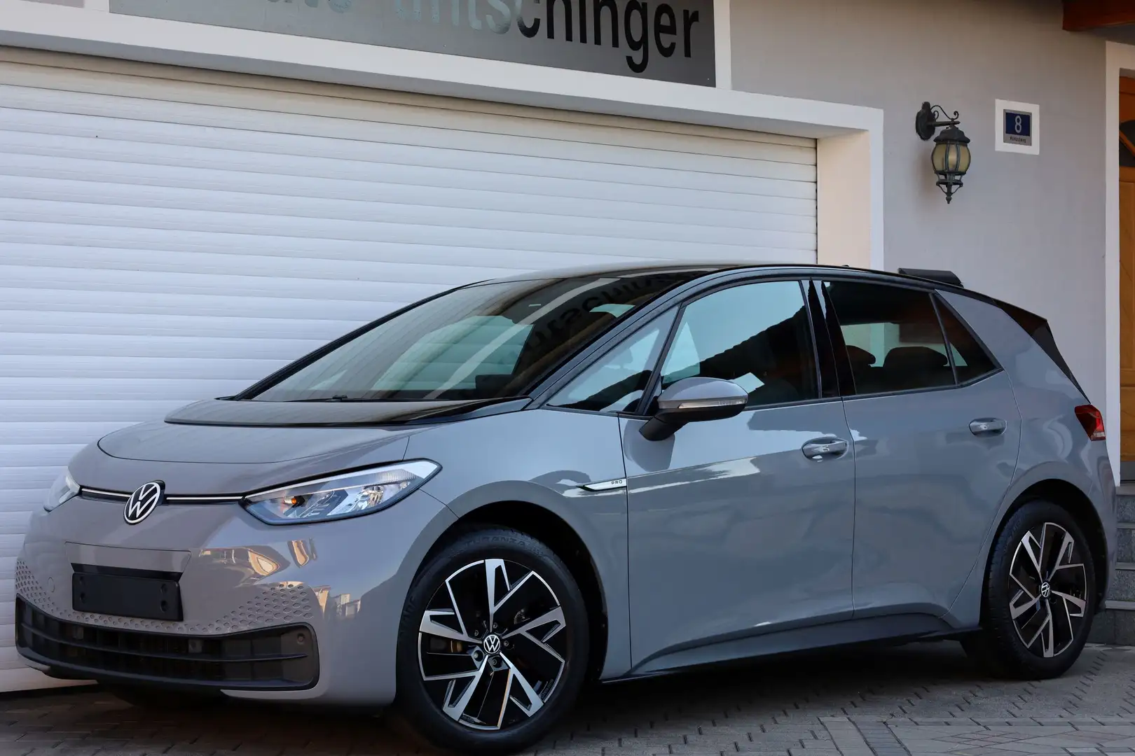 Volkswagen ID.3 ID.3 Pro 62kWh*18"LED-DAB-NAVI-APP_CONNECT-8_fach* Grau - 1