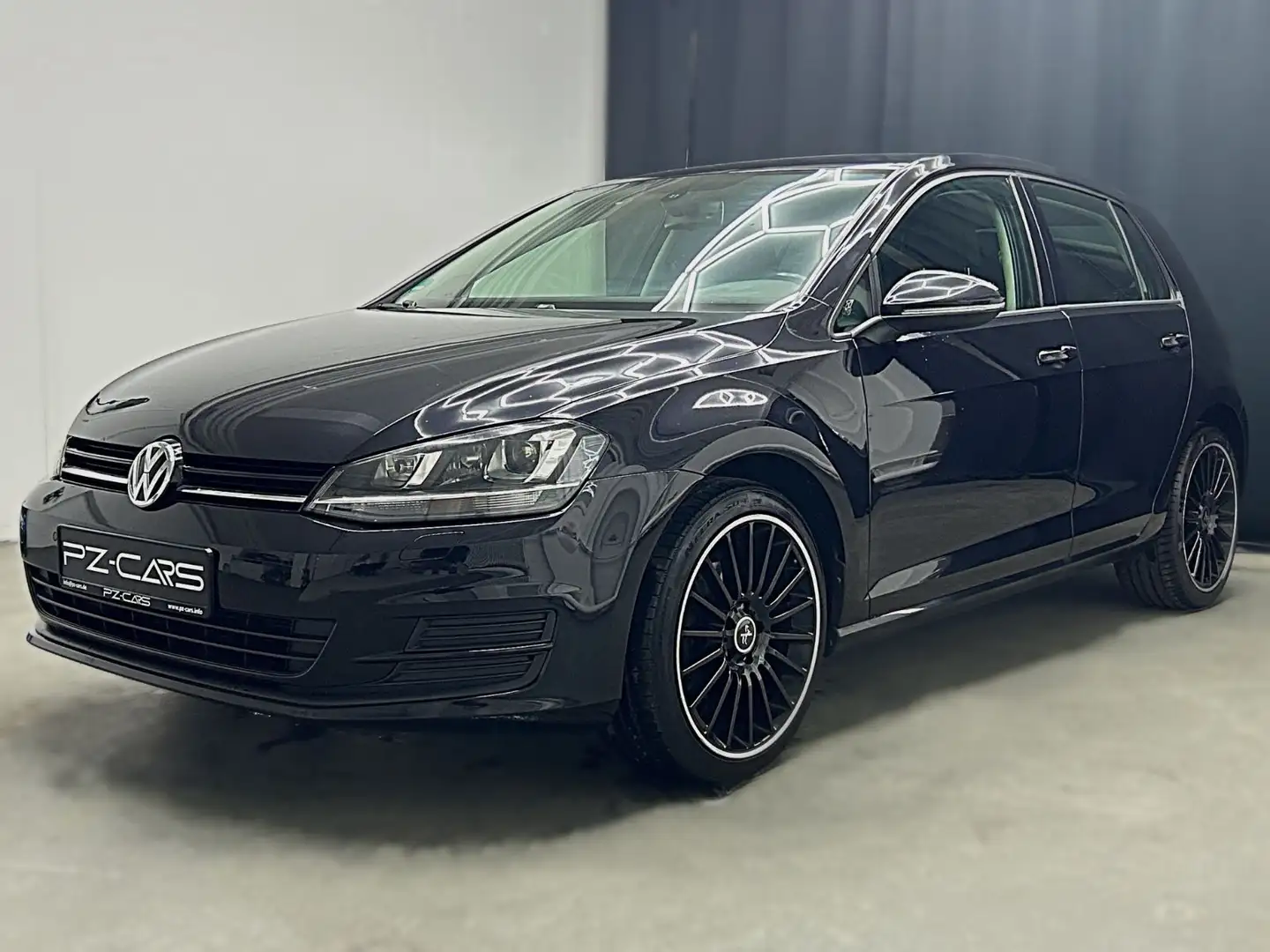 Volkswagen Golf VII Lim Allrad|LED|XL-Navi|PDC|MassageLeder Noir - 1