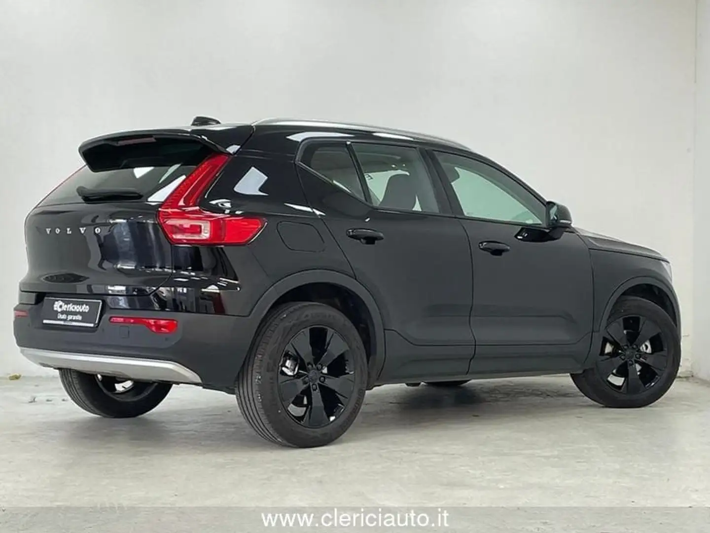 Volvo XC40 T2 Momentum Nero - 2