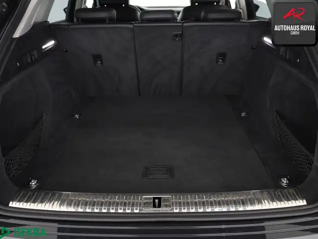 Audi E-Tron view 13