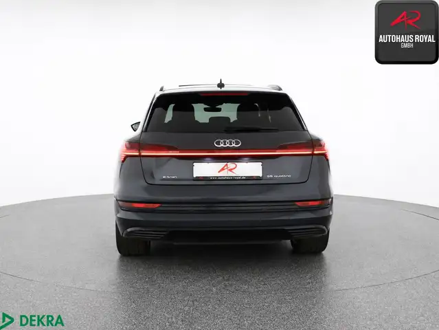 Audi E-Tron view 3