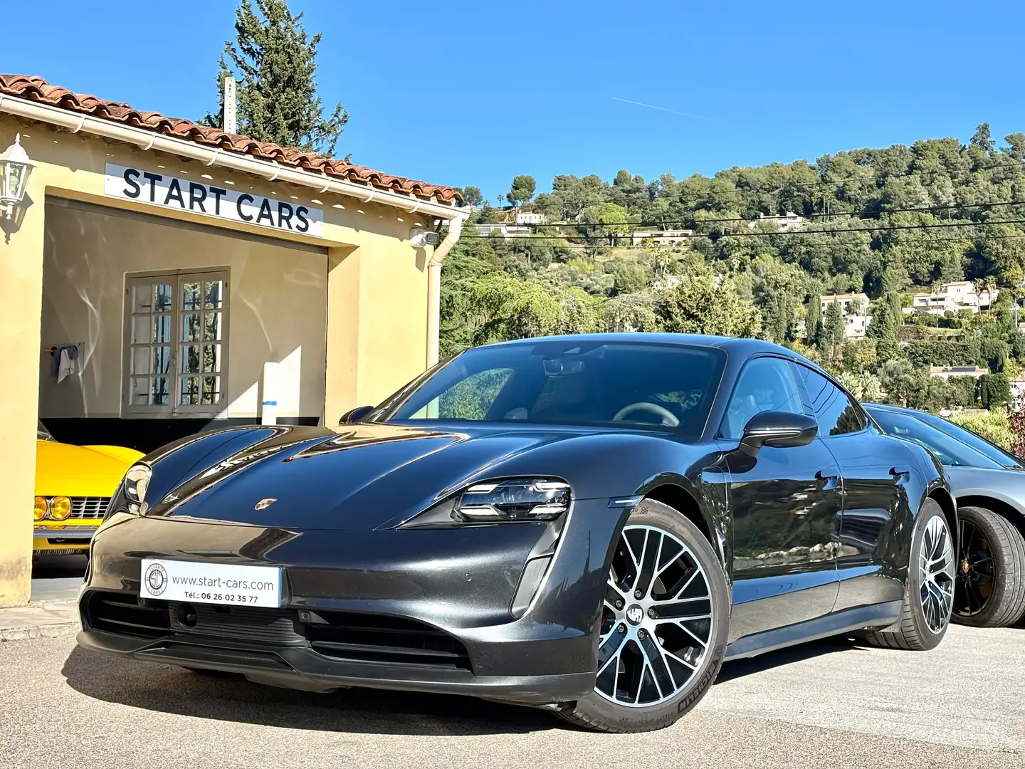 Porsche Taycan Taycan 4S 571 ch avec batterie performance plus Gris - 1