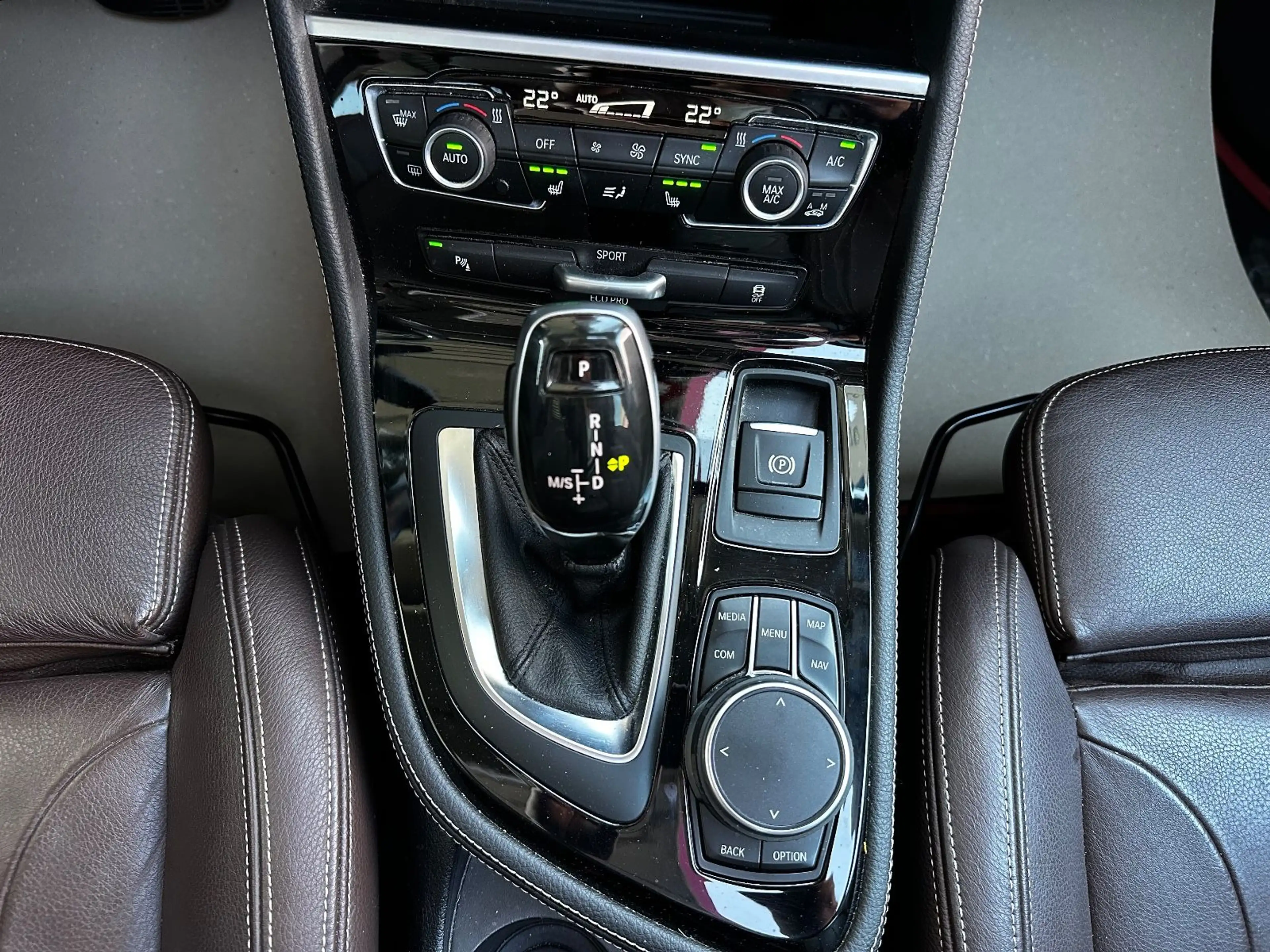 BMW 220 d Active Tourer Sport Line "AHK"HU/AU+Service — photo 40