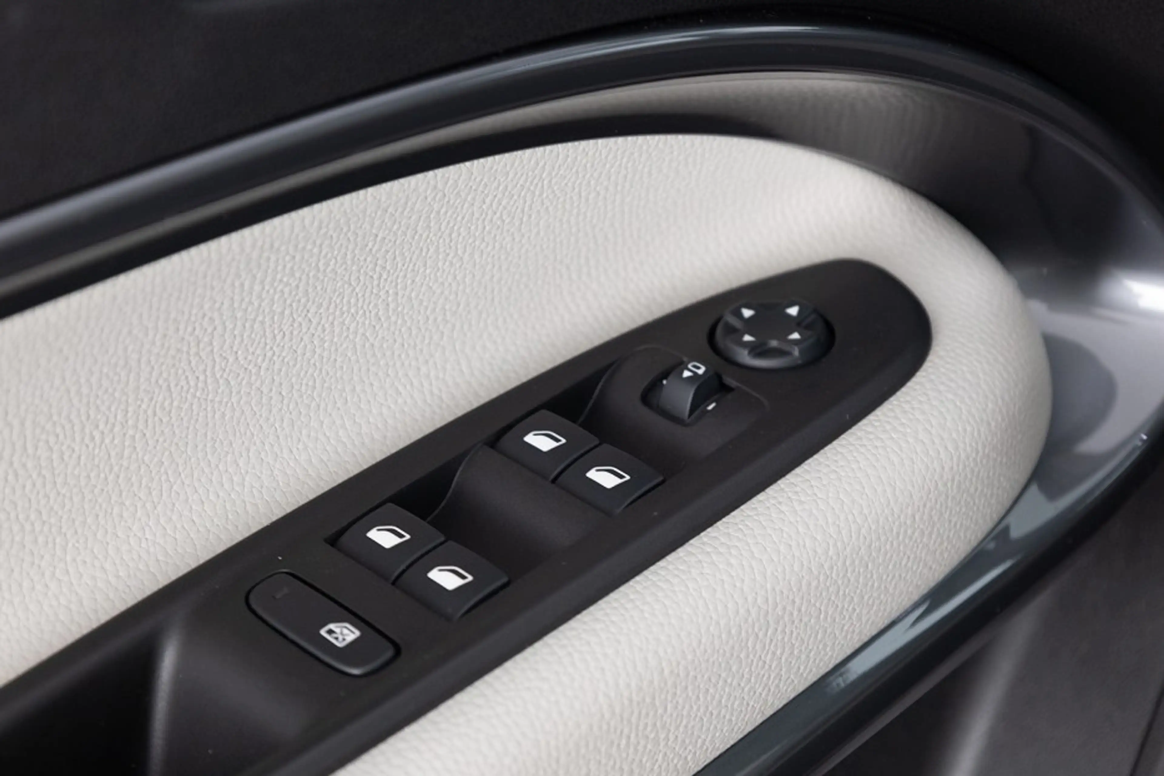 Fiat 600e La Prima 54 kWh | LEDER ✅ 1e Eigenaar . — photo 9