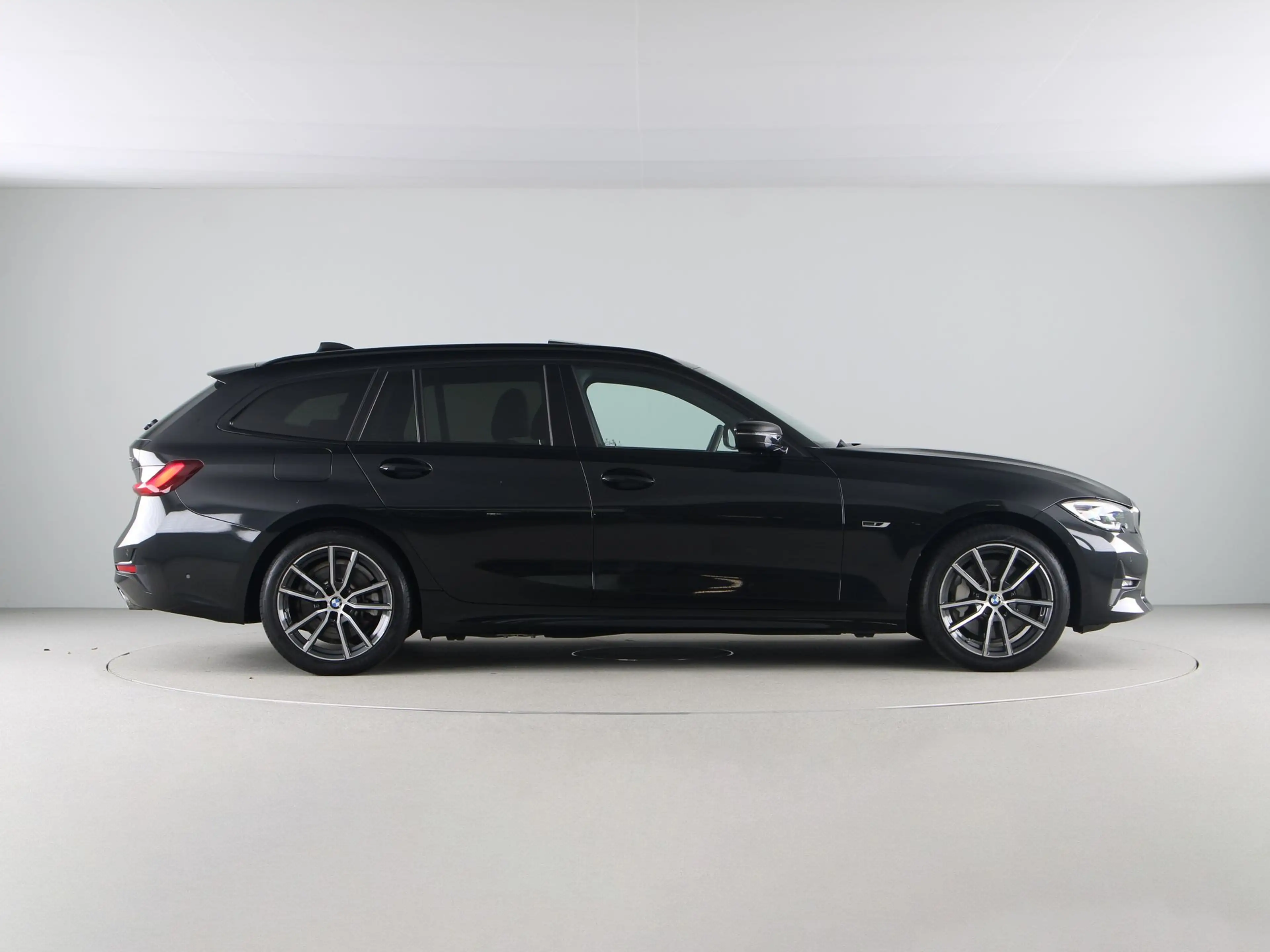 BMW 330 3 Serie Touring 330e xDrive Sport Line — photo 8