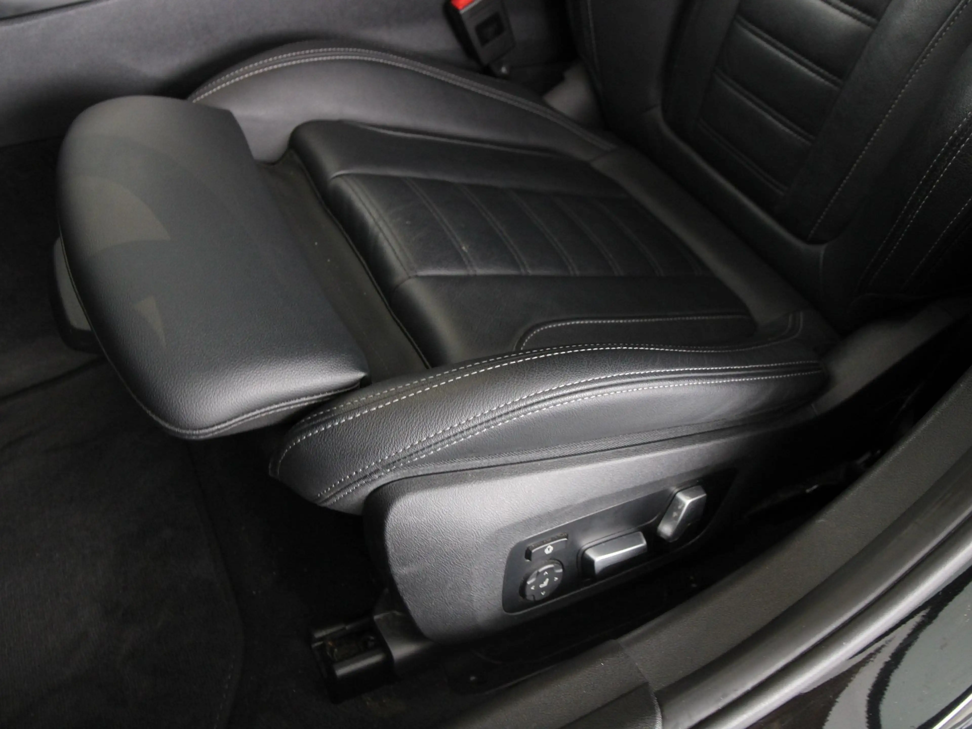 BMW 330 3 Serie Touring 330e xDrive Sport Line — photo 15