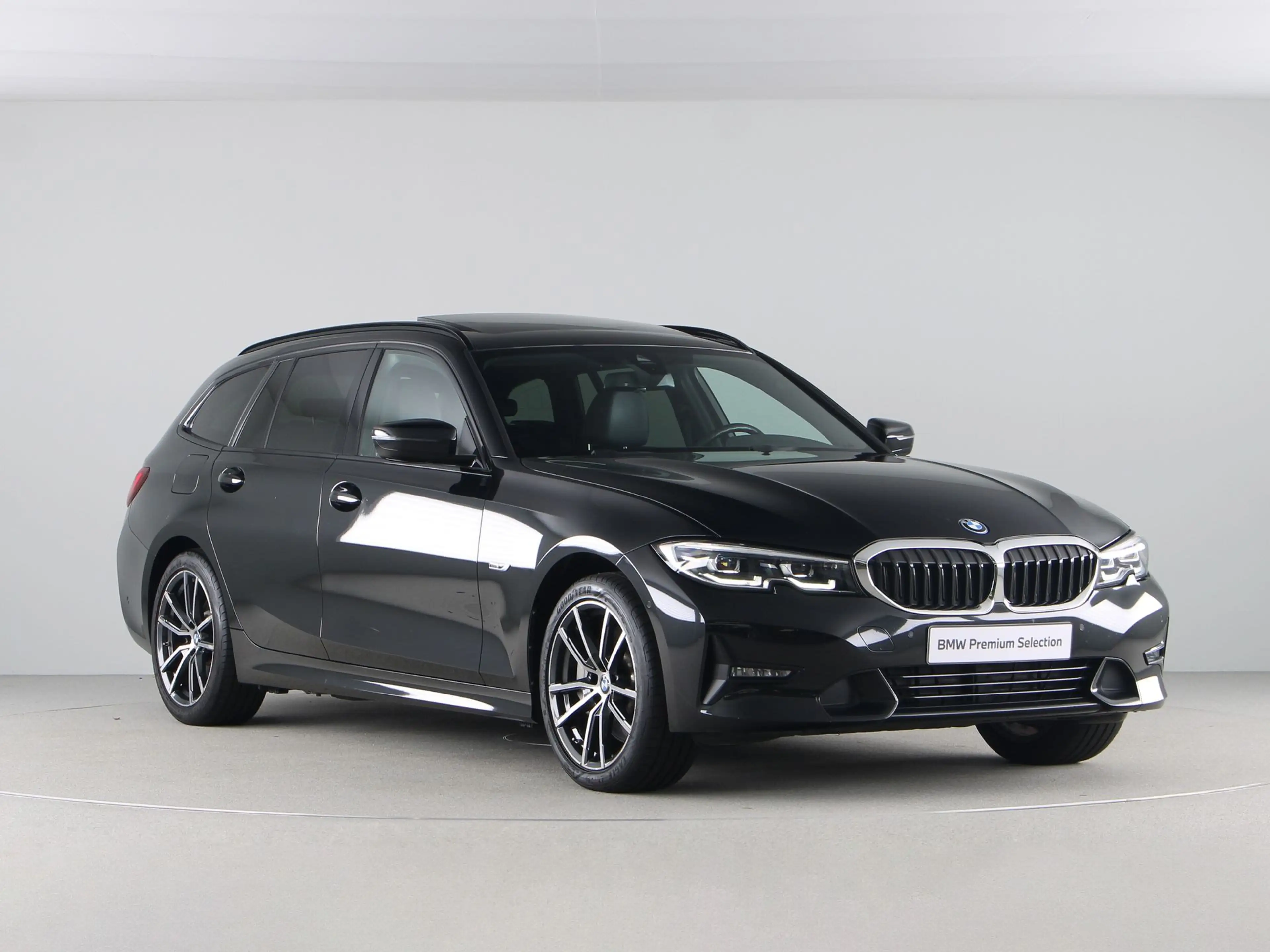 BMW 330 3 Serie Touring 330e xDrive Sport Line — photo 7