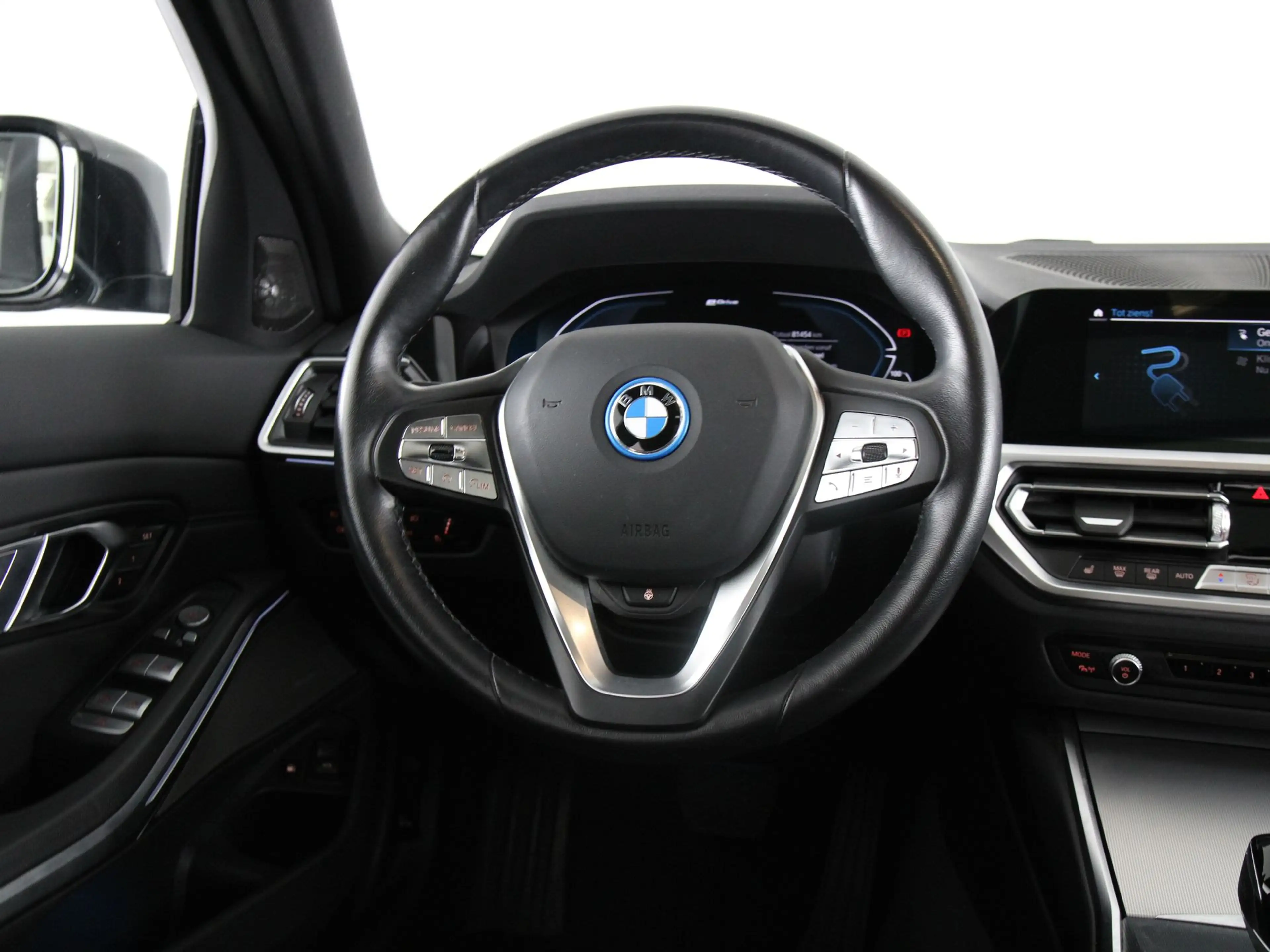BMW 330 3 Serie Touring 330e xDrive Sport Line — photo 2