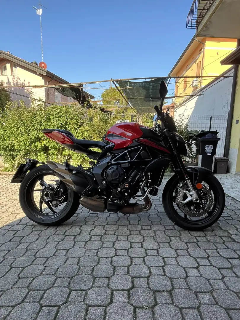 MV Agusta Brutale 800 Rosso - 1