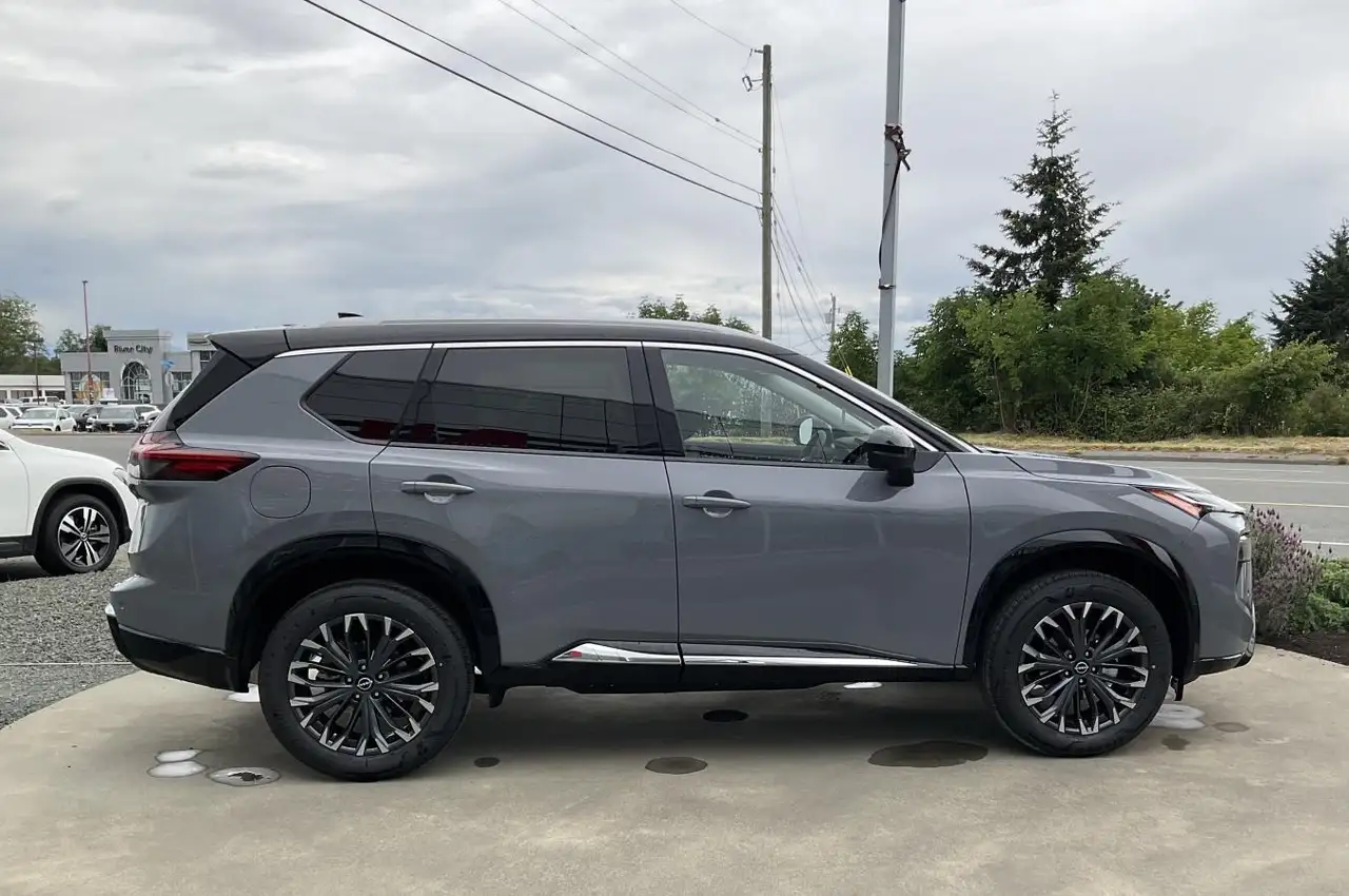 Nissan Rogue снимка Nissan Rogue