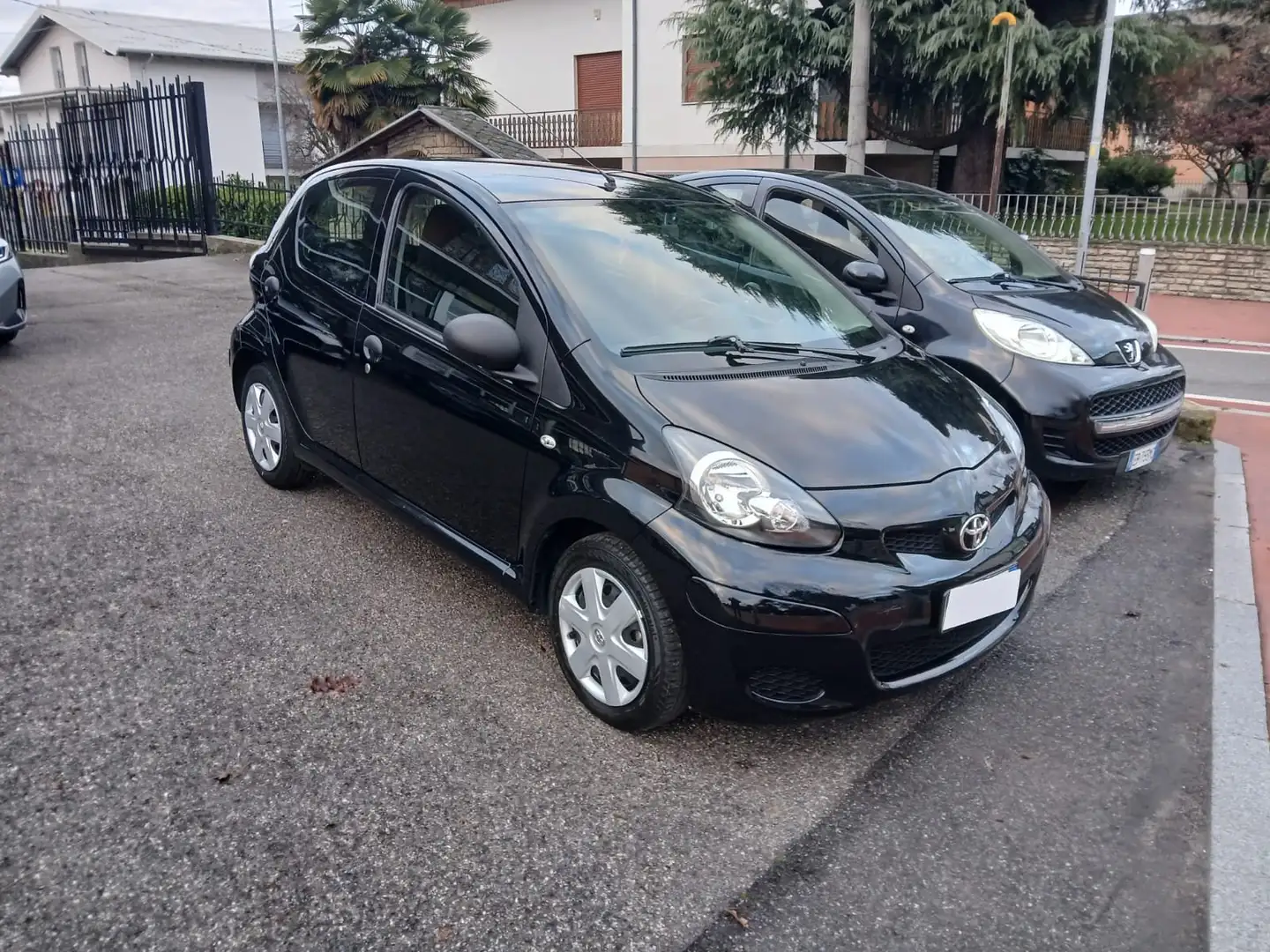 Toyota Aygo Aygo I 2005 5p 1.0 Sol FL Nero - 1