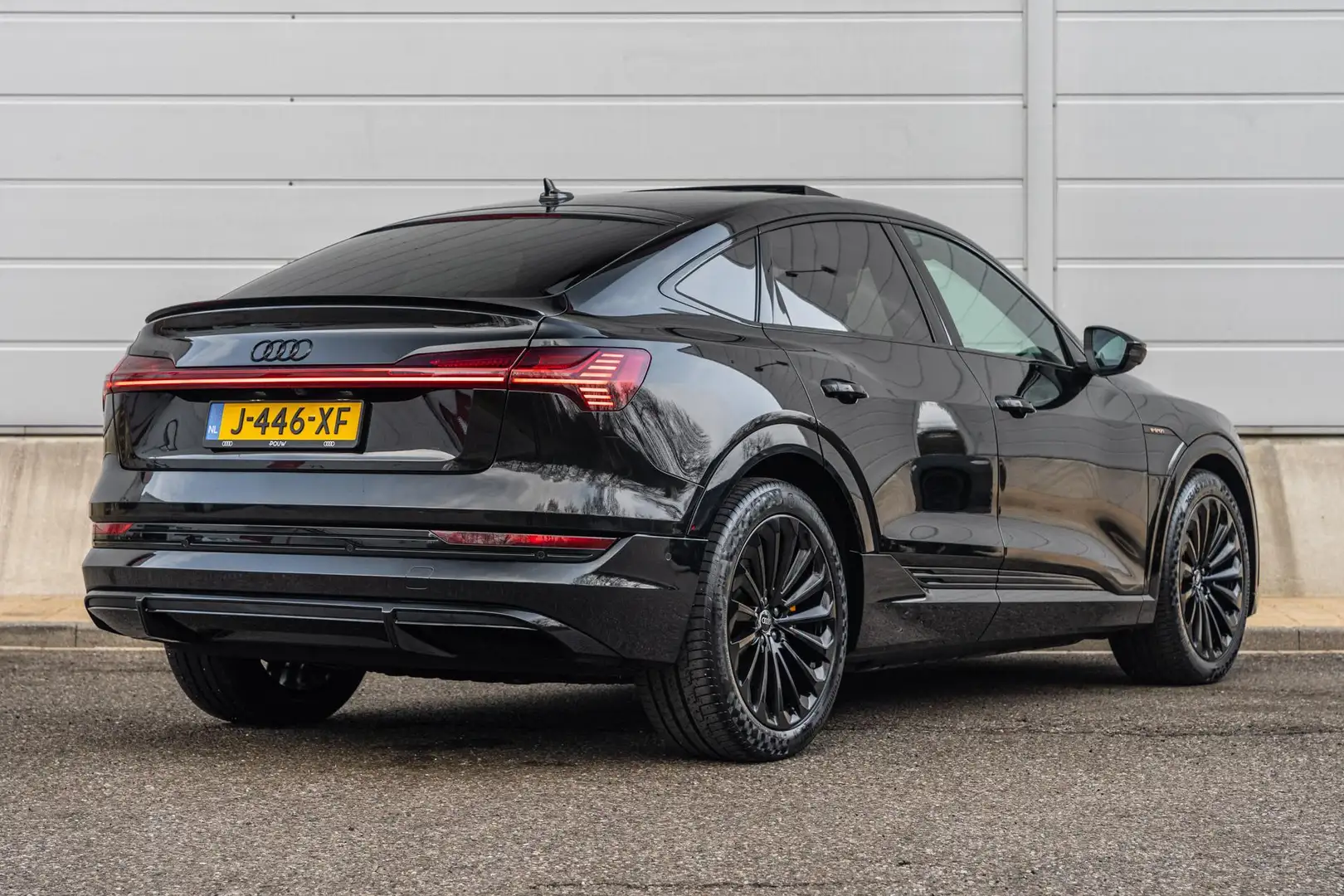 Audi e-tron Sportback 55 408pk Quattro S Edition 95 kWh | Pano Noir - 2