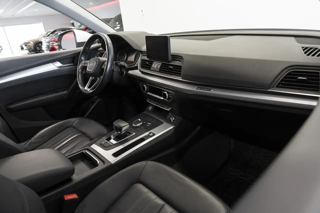 Audi Q5 снимка Audi Q5