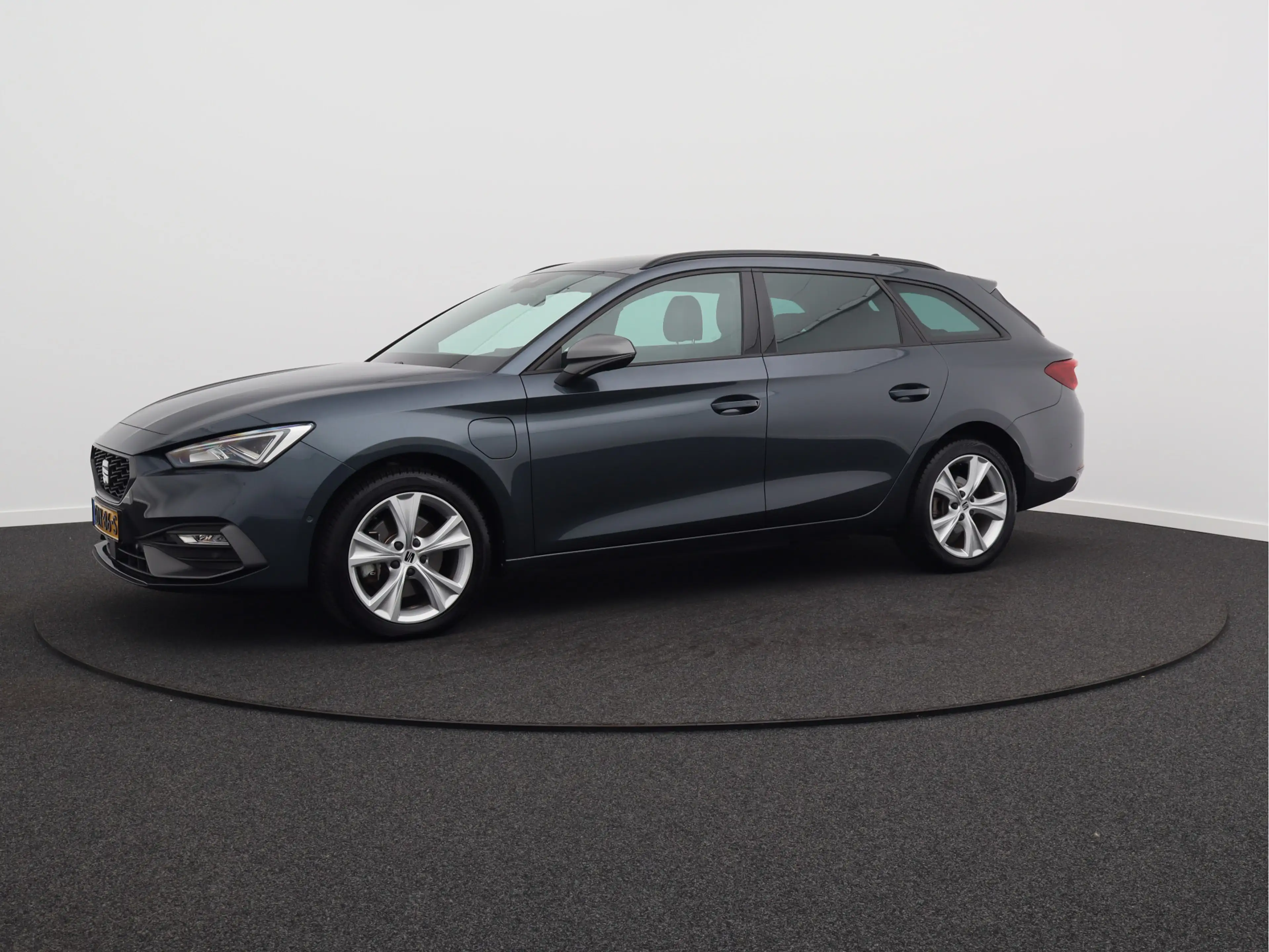 SEAT Leon e-Hybrid Sportstourer 1.4 TSI eHybrid PHEV FR Business Inte — photo 9