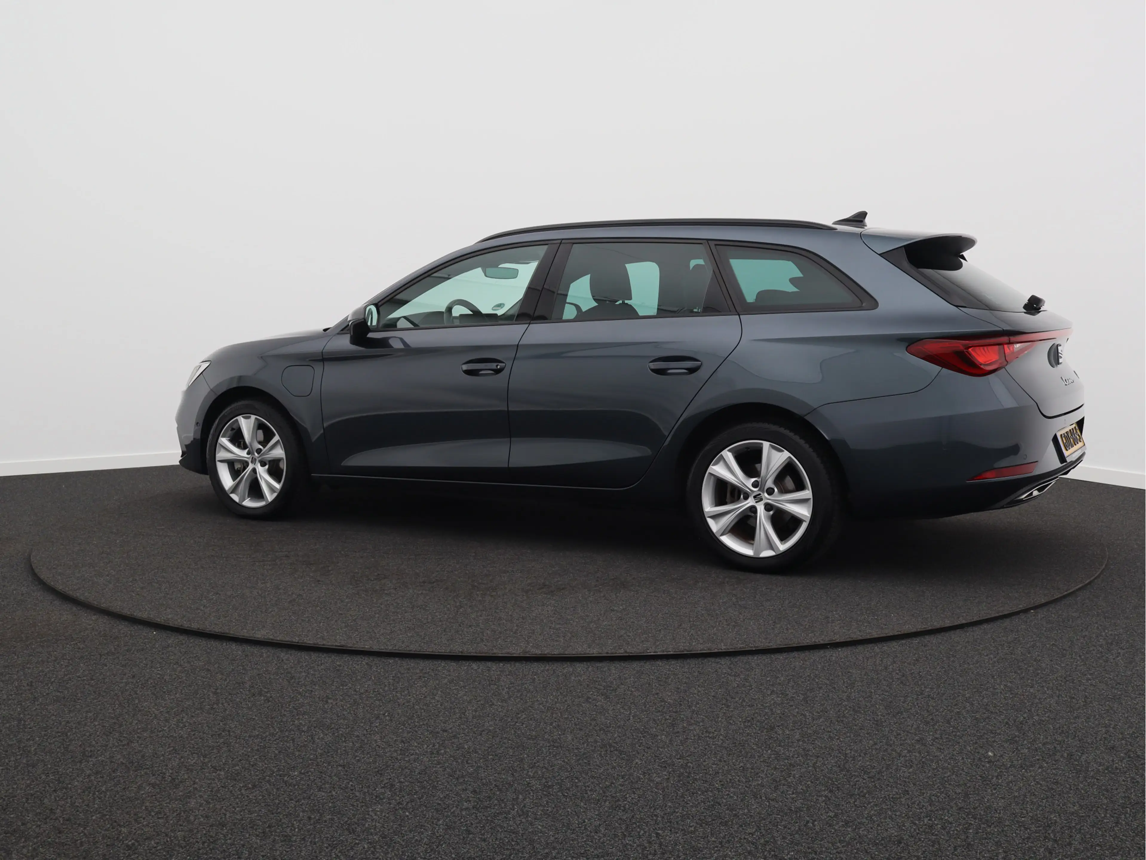 SEAT Leon e-Hybrid Sportstourer 1.4 TSI eHybrid PHEV FR Business Inte — photo 13