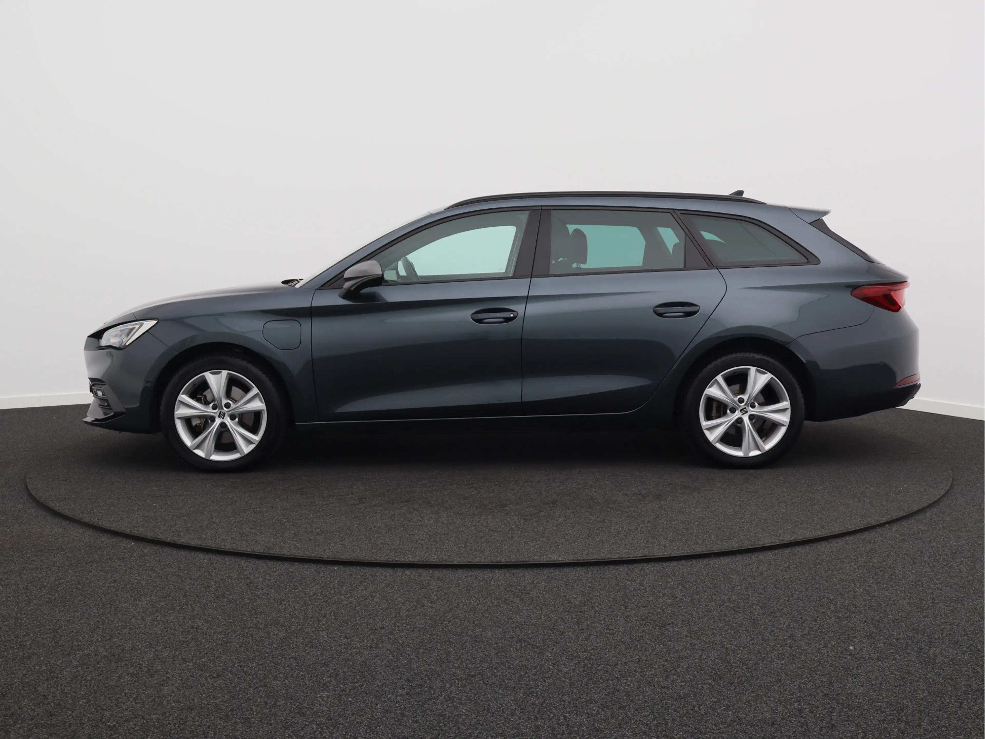 SEAT Leon e-Hybrid Sportstourer 1.4 TSI eHybrid PHEV FR Business Inte — photo 11