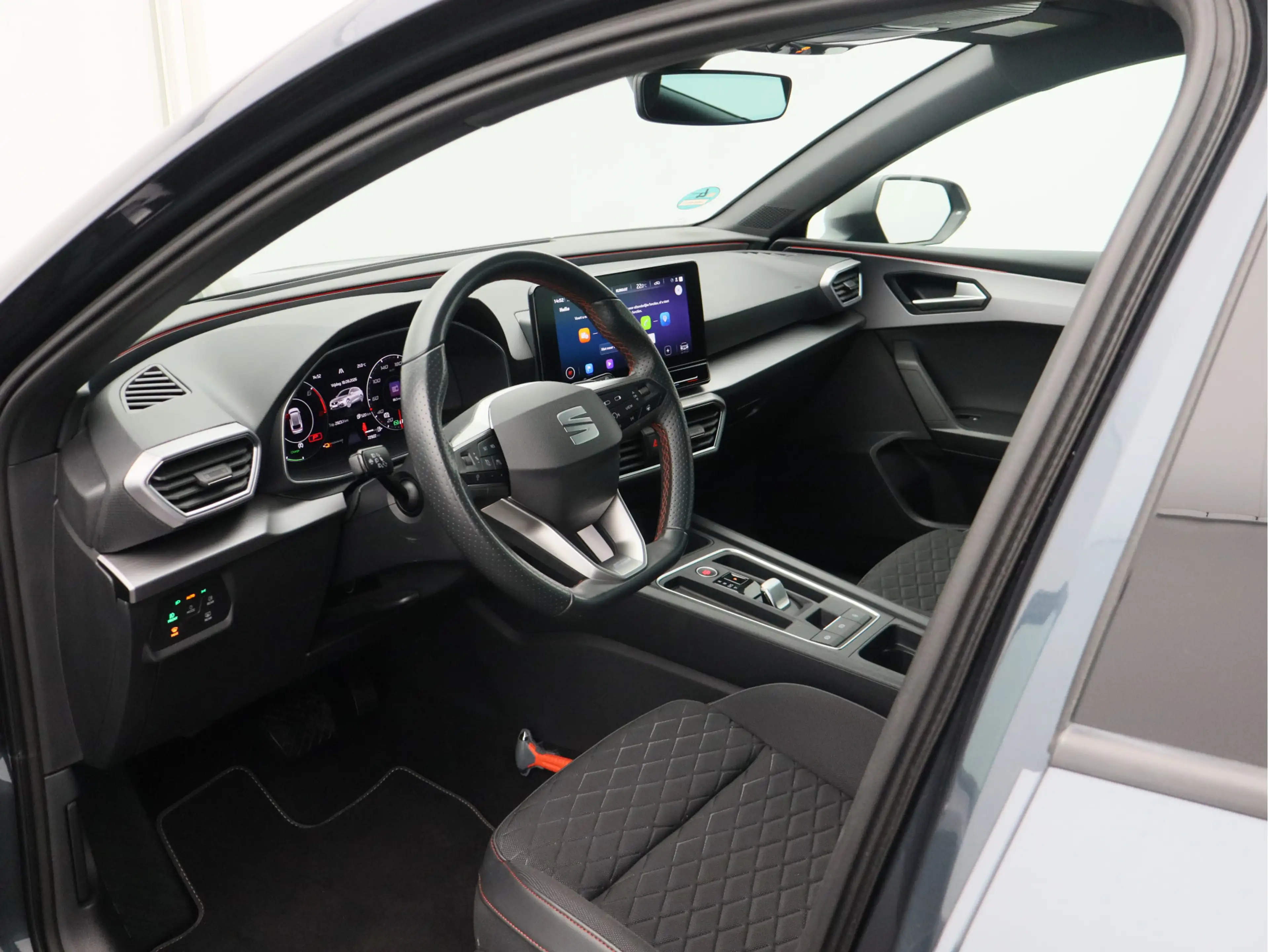 SEAT Leon e-Hybrid Sportstourer 1.4 TSI eHybrid PHEV FR Business Inte — photo 7