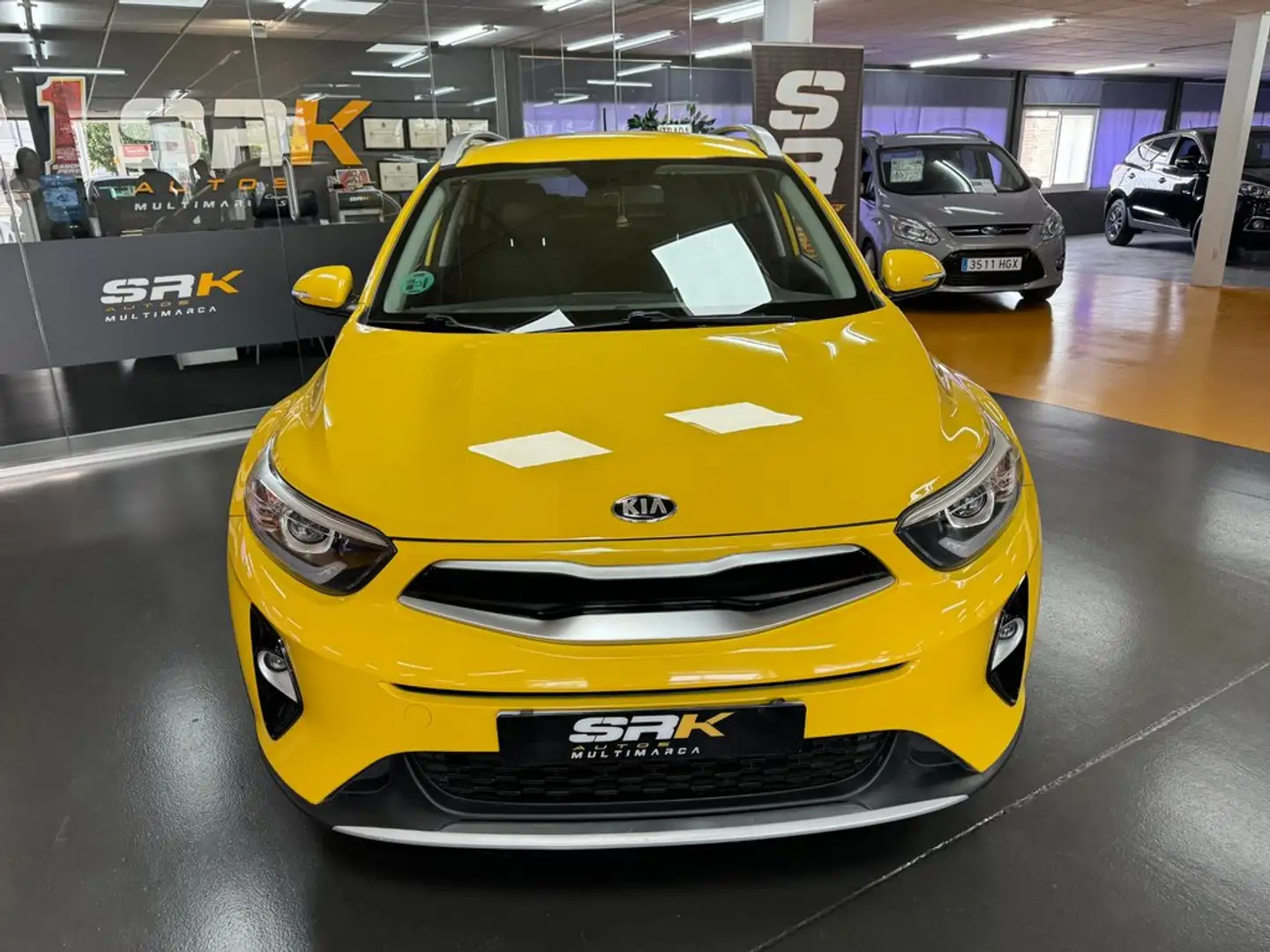Kia Stonic 1.2 CVVT Eco-Dynamic Tech 84 Amarillo - 2