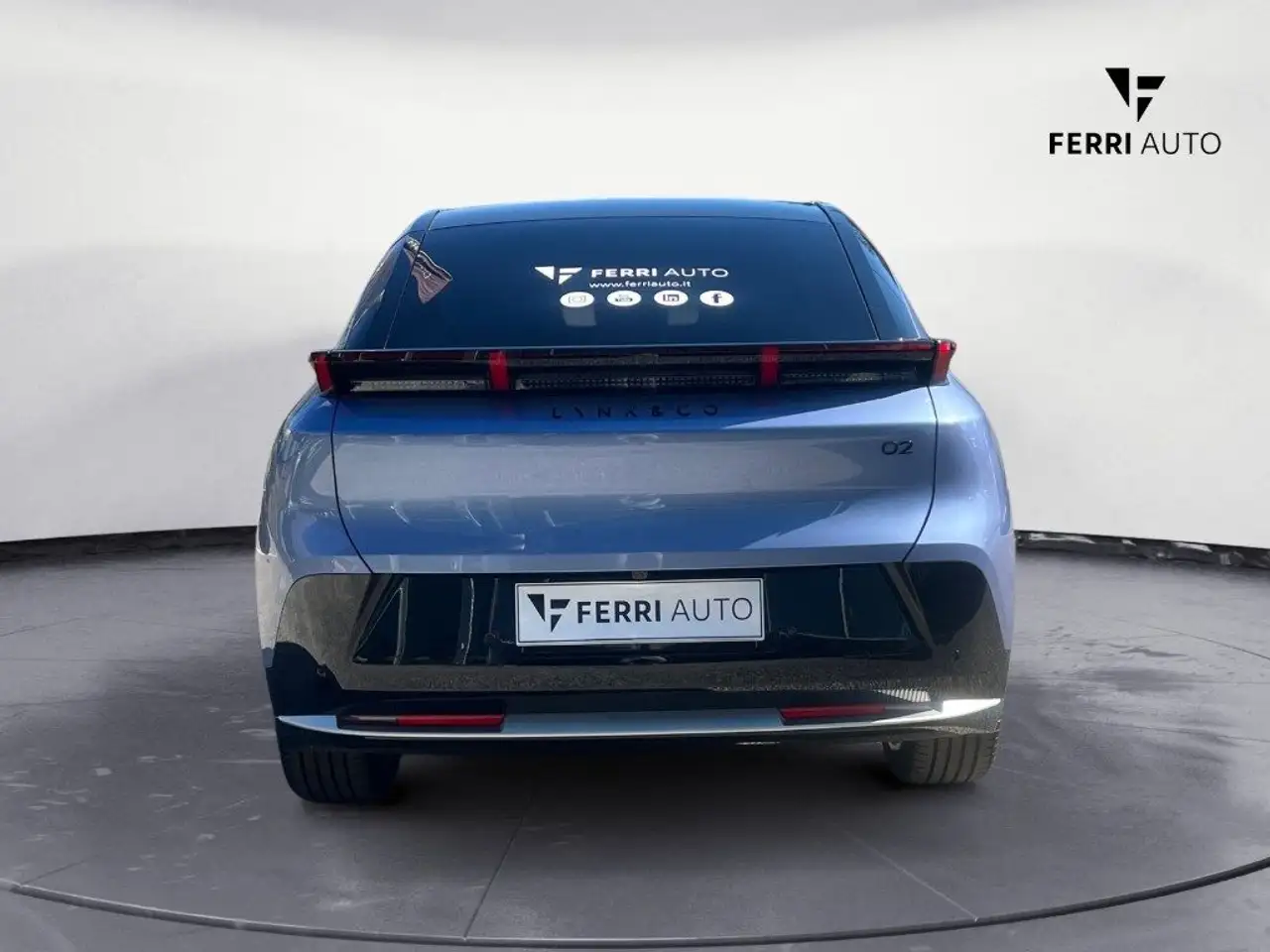 Lynk & Co 02