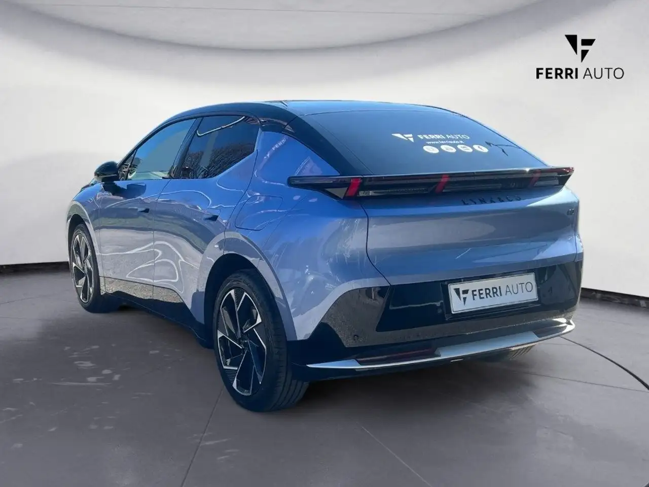 Lynk & Co 02