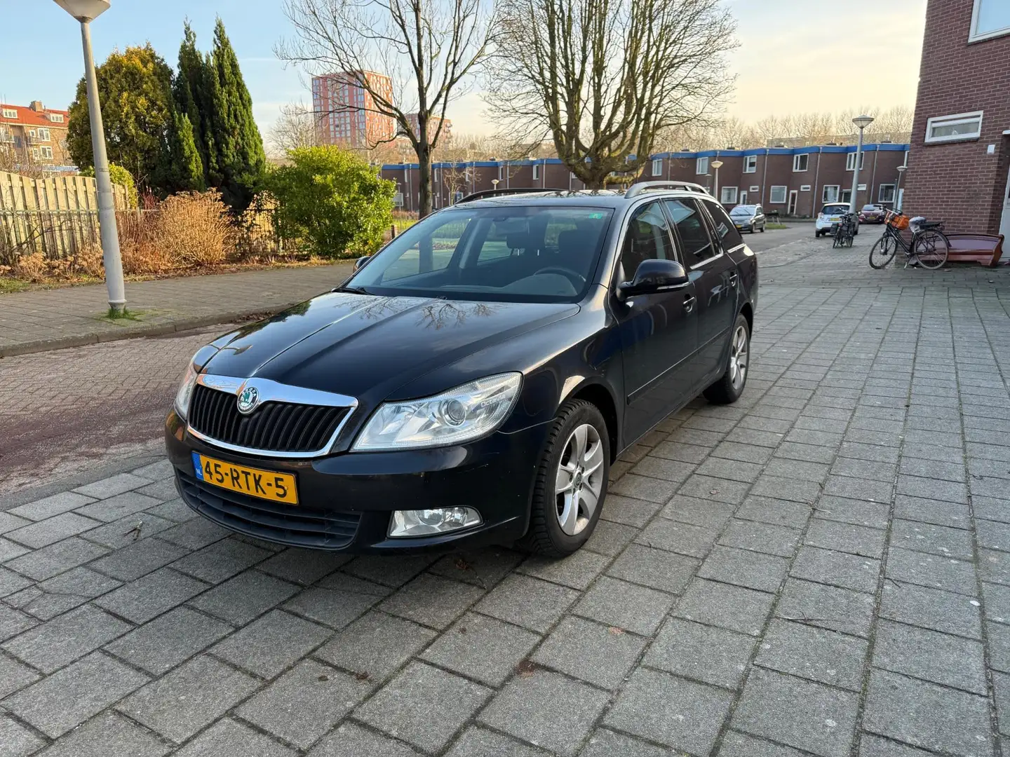 Skoda Octavia Combi 1.2 TSI Ambition Automaat- storing Zwart - 2