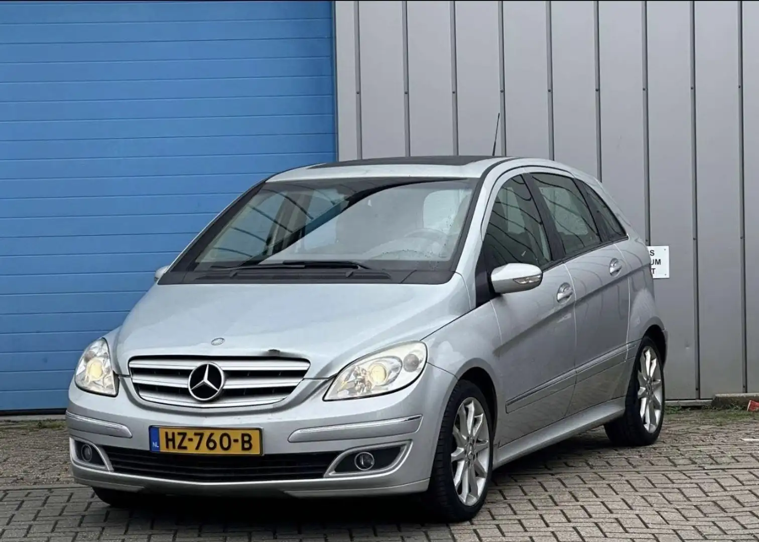 Mercedes-Benz B 200 Grijs - 1